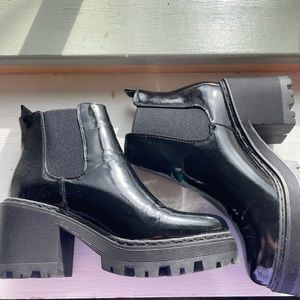 Missguided Chelsea boots, black, size ten